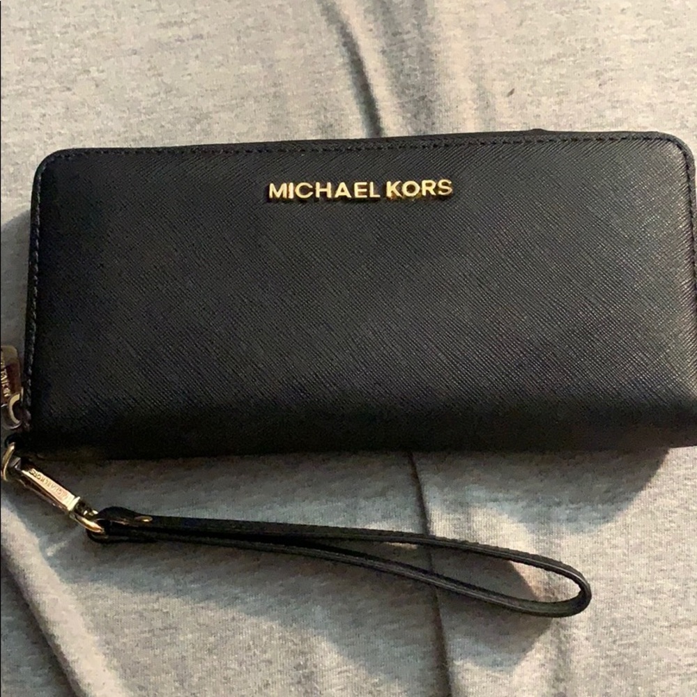 AUTHENTIC MK WALLET